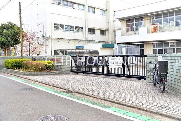 横浜市立瀬谷第二小学校 徒歩12分。 950m