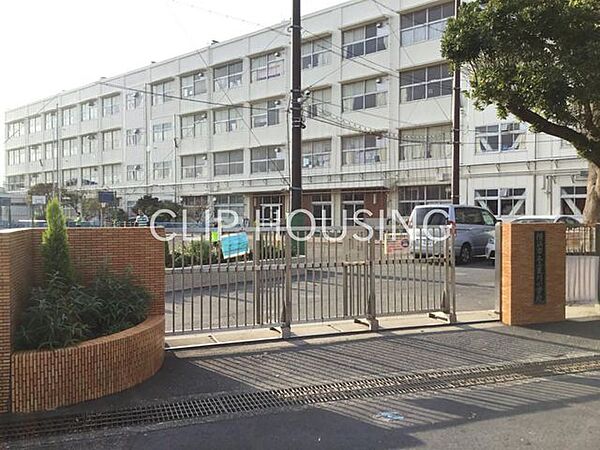 横浜市立上星川小学校 徒歩7分。 530m