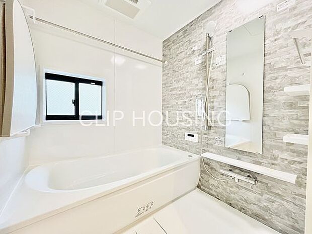 掃除のしやすさ・収納の便利さなどを追求したバスルームを採用いたしました。