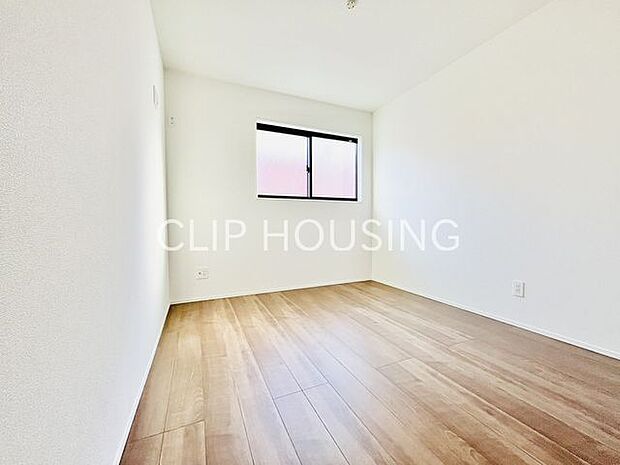 家族一人ひとりの大切なプライベート空間。趣味・感性で個性的に飾って頂けるようシンプルに仕上げてあります。自分時間を充実させながら心豊かなひとときを過ごすための大切な空間。