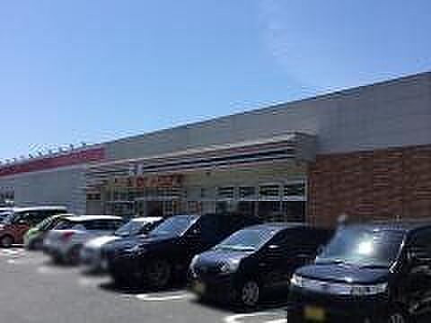 セブンイレブン横浜深谷町店 徒歩10分。 740m