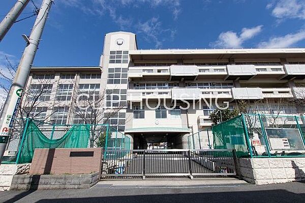 横浜市立杉田小学校 徒歩4分。 300m