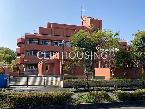 横浜市立茅ケ崎小学校 徒歩8分。 590m