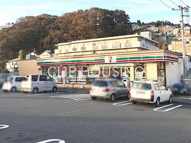 セブンイレブン横浜川島町店 徒歩6分。 460m