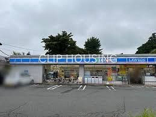 ローソン横浜川井本町店 徒歩3分。 240m