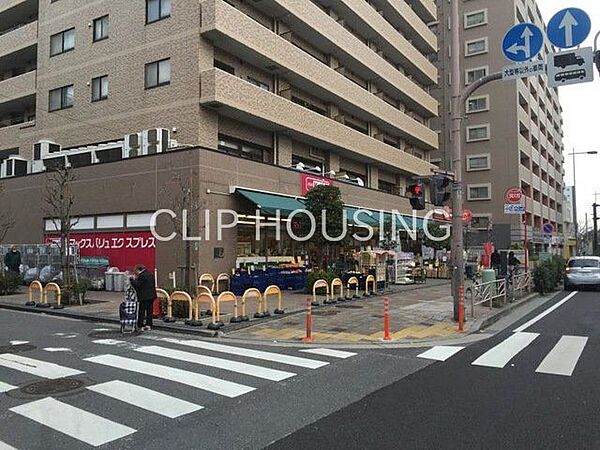 マックスバリュエクスプレス横浜吉野町店 徒歩3分。 190m