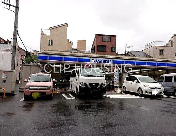 ローソン横浜中村町二丁目店 徒歩3分。 180m