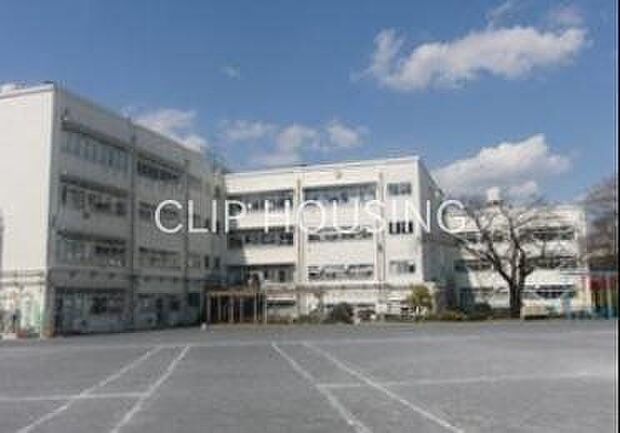 横浜市立深谷小学校 徒歩9分。 700m