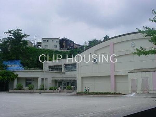 横浜市立初音が丘小学校 徒歩4分。 290m