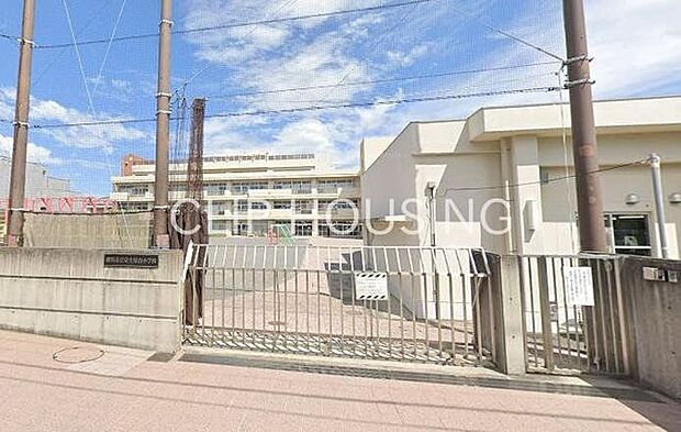 横浜市立富士見台小学校 徒歩9分。 720m