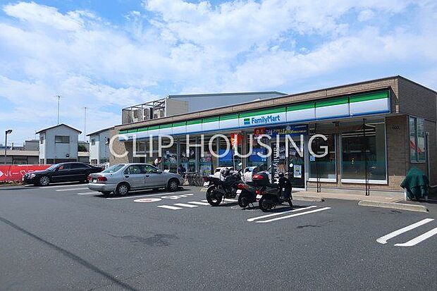 ファミリーマート港南下永谷六丁目店 徒歩11分。 860m