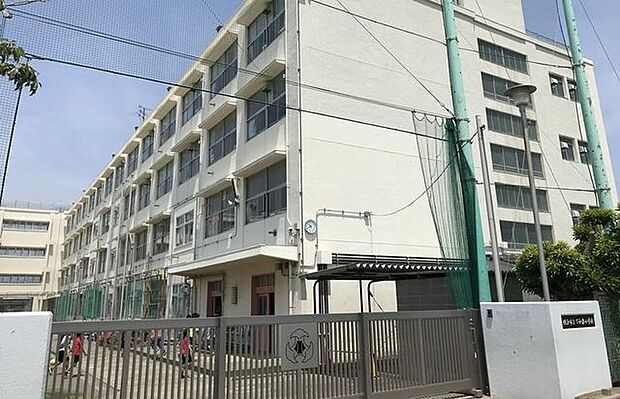 横浜市立下和泉小学校 徒歩13分。 990m