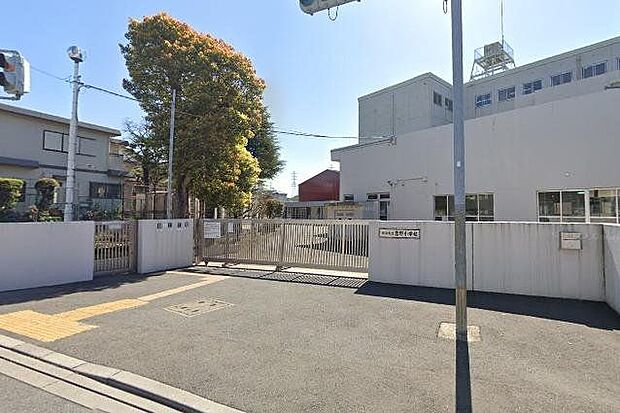横浜市立葛野小学校 徒歩4分。 270m