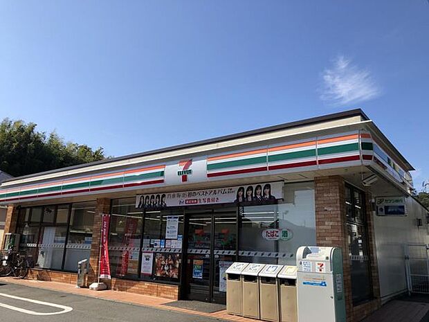 セブンイレブン横浜朝比奈インター店 徒歩11分。 860m