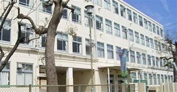 横浜市立上郷中学校 徒歩7分。 510m