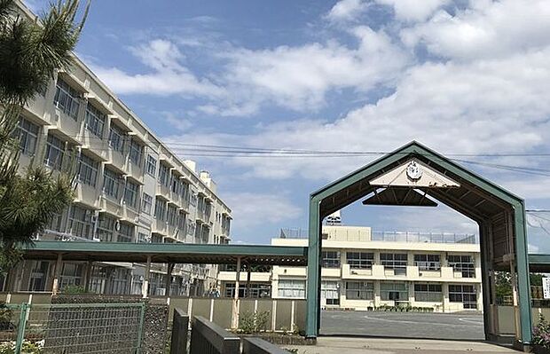 横浜市立芹が谷小学校 徒歩4分。 320m