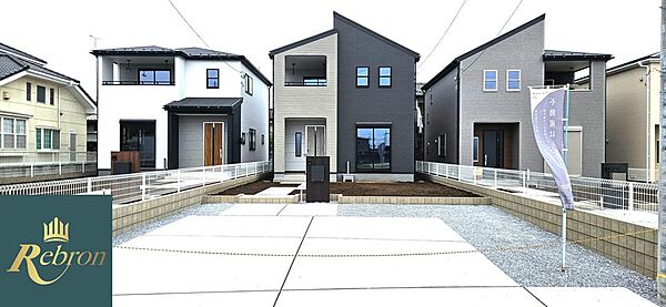 【No2号棟】スタイリッシュな外観デザインと整った街並みが魅力。長期優良住宅ならではの安心性能も兼ね備えています。