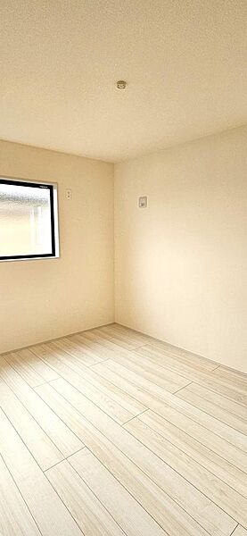 【No2号棟】全居室収納付き。子ども部屋や趣味部屋、書斎など幅広く活用できます。
