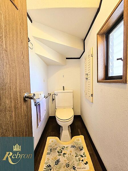 1階にトイレを2か所設置。朝の忙しい時間帯や来客時にも使い分けができ、二世帯での暮らしにも便利な間取りです。