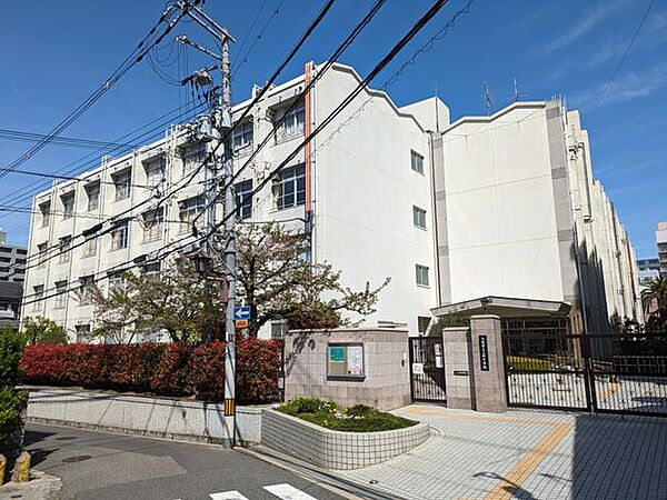 大阪市立上町中学校 徒歩13分。 1040m