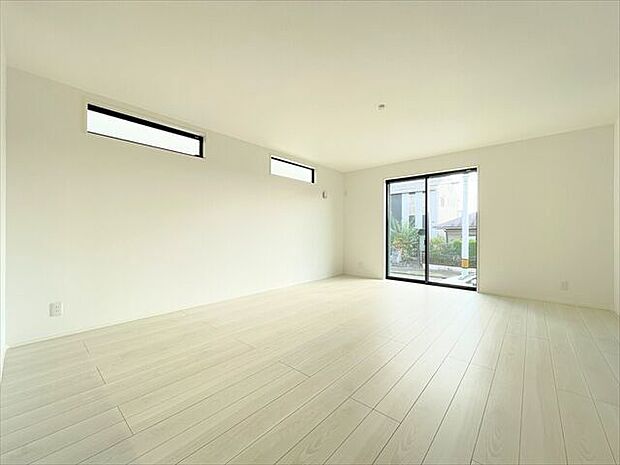 V・drug緑鳴丘店まで徒歩2分(約130m)近隣にはスーパーやドラッグストアも充実して安心して新生活をスタートしていただけます◎