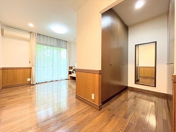 壁の色、照明や家具をこだわればゆとりのある快適な自由空間づくりができます。