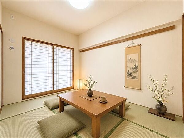 落ち着いた雰囲気の和室。客間やくつろぎの空間として幅広く活用できます。
