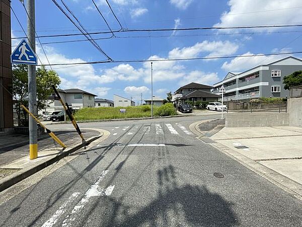 近隣の雰囲気は実際に見て、感じていただくのが一番です！ぜひ現地を見に来てください♪お問い合わせお待ちしております。