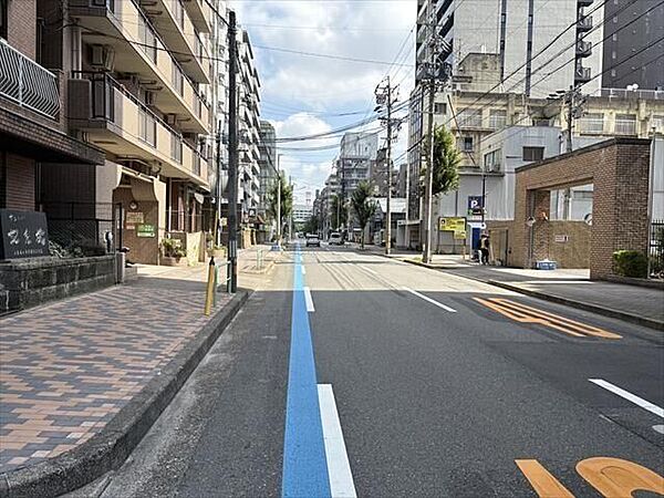 市営バス「大池町」停まで徒歩約2分。