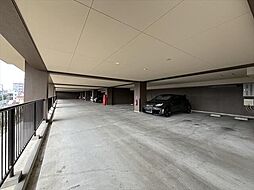 ユニーブル鹿山 駐車場