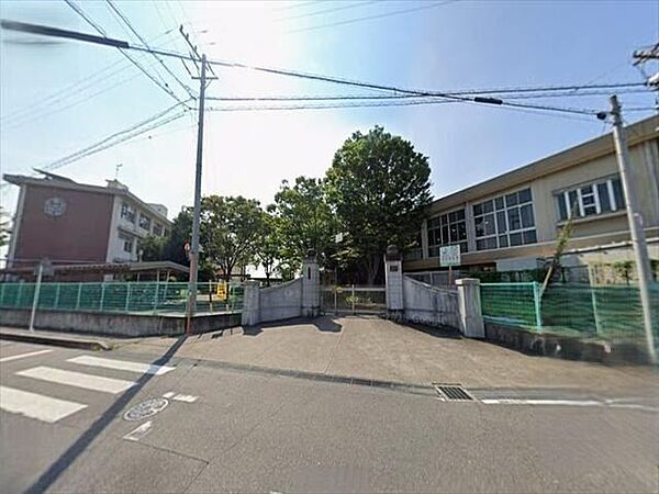 西尾市立寺津小学校【自主協同】強い子・考える子・明るい子【みんなが楽しく、自分も楽しい学校】子供中心に考え、「子供が通いたい」「保護者が通わせたい」「地域の方かが協力したい」「教職員が働きたい…