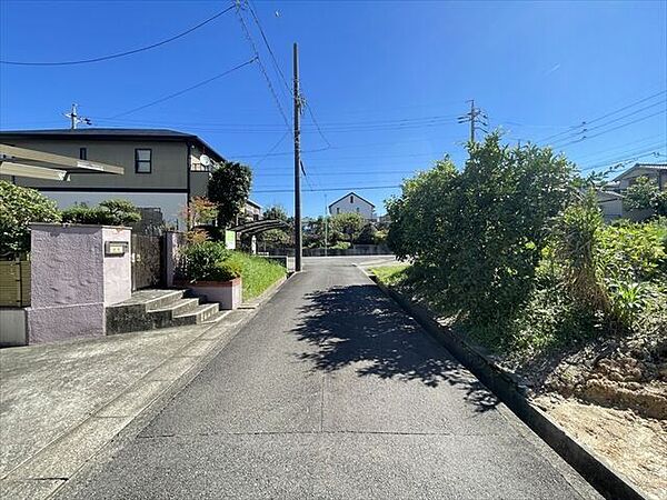 近隣の雰囲気は実際に見て、感じていただくのが一番です！ぜひ現地を見に来てください♪お問い合わせお待ちしております。