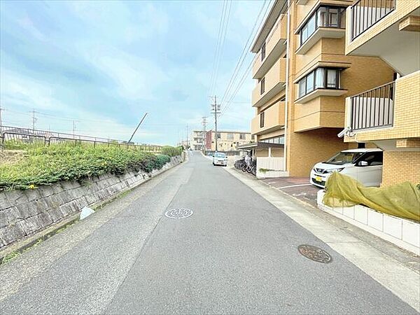 近隣の雰囲気は実際に見て、感じていただくのが一番です！ぜひ現地を見に来てください♪お問い合わせお待ちしております。