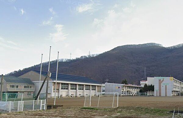 千曲市立埴生小学校（1611m）
