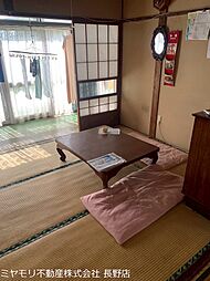 信濃町柏原　中古戸建 8Kのリビング/ダイニング