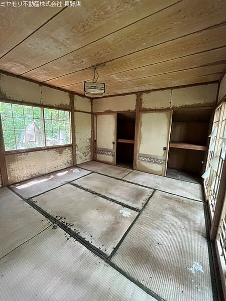 3196-16の建物室内