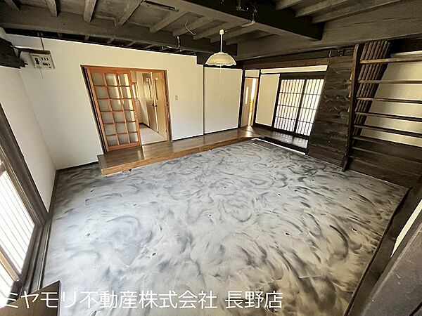 どどーんと土間玄関！大人数でも安心です。
