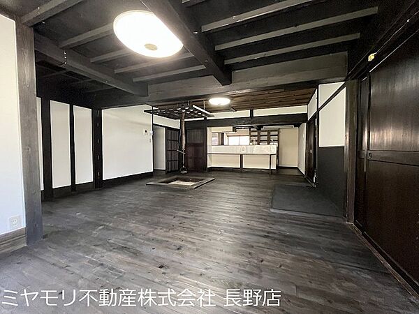 囲炉裏のあるダイニング空間！