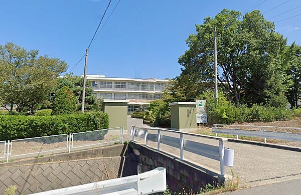 須坂市立相森中学校（548m）