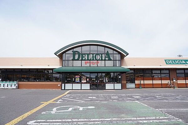 デリシア梓川店 620m
