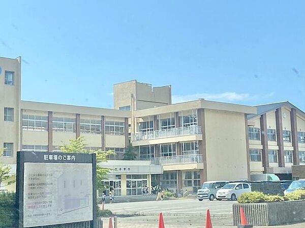 黒部市立中央小学校まで約1920ｍ(徒歩24分)