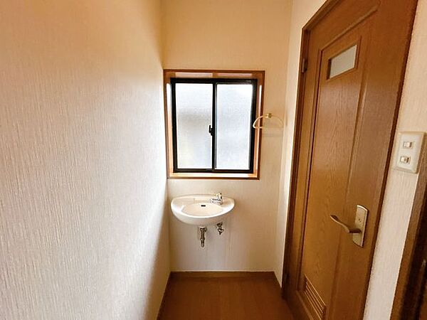 トイレ前手洗い