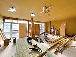 魚津市仏田　戸建て 4LDKのリビング/ダイニング