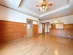 滑川市菰原　戸建て 5LDKのリビング/ダイニング