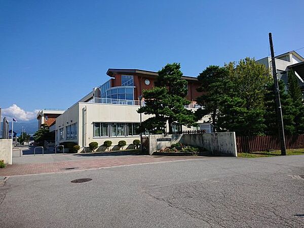 滑川市立西部小学校まで約1100ｍ