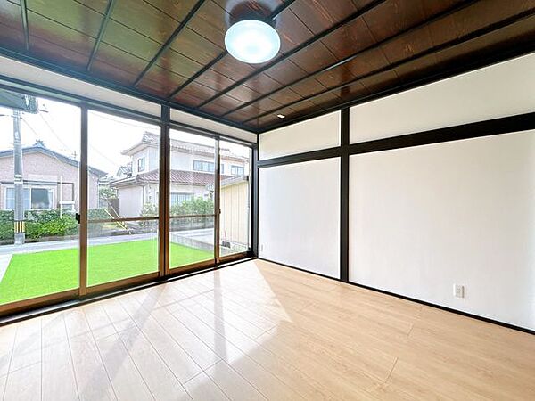 【リフォーム済】1階西側の和室は洋室に変更しました。