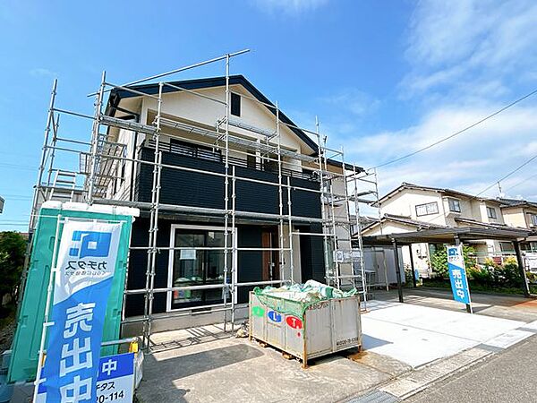 【リフォーム中】外観別角度の写真です。