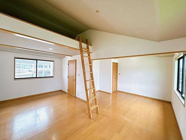 【リフォーム済】別角度です。ロフトがあります。