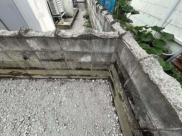 西側境界ブロックです。