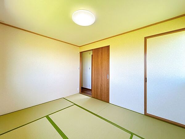 【リフォーム済】2階の和室です。